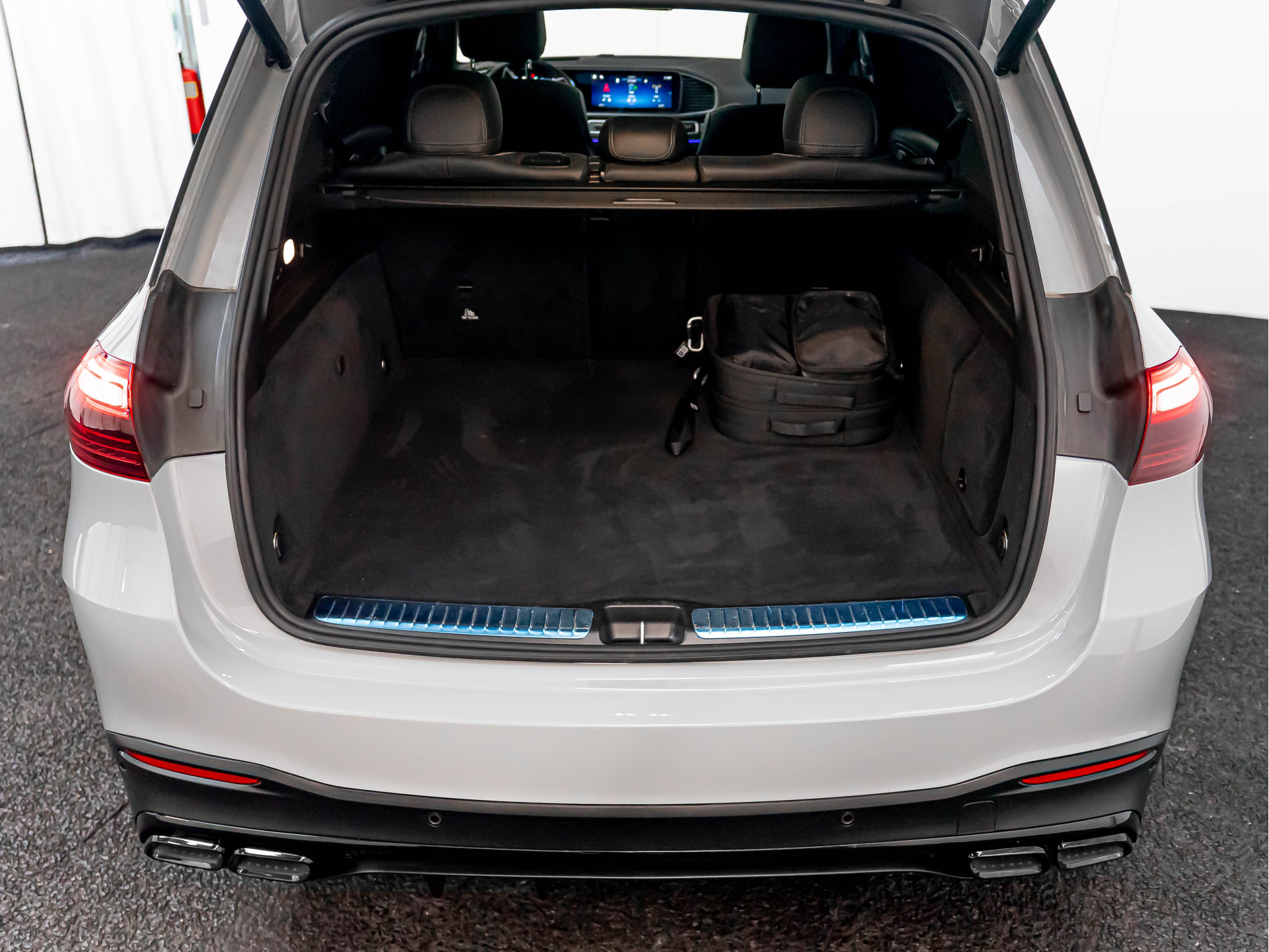 Mercedes-Benz GLE GLE 400 e 4MATIC AMG Line | Night | Trekhaak | 22 Inch | Nappa leder 47726106-14.jpg | Partner Website