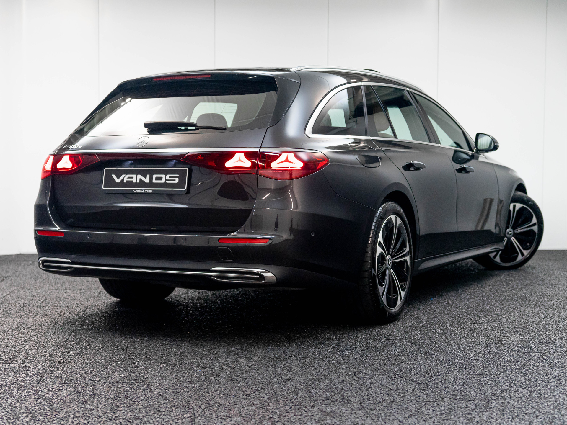 Mercedes-Benz E-Klasse Estate E 300 e Luxury Line | Superscreen | Burmester | Head up | Memory | Trekhaak 48055217-1.jpg | Partner Website