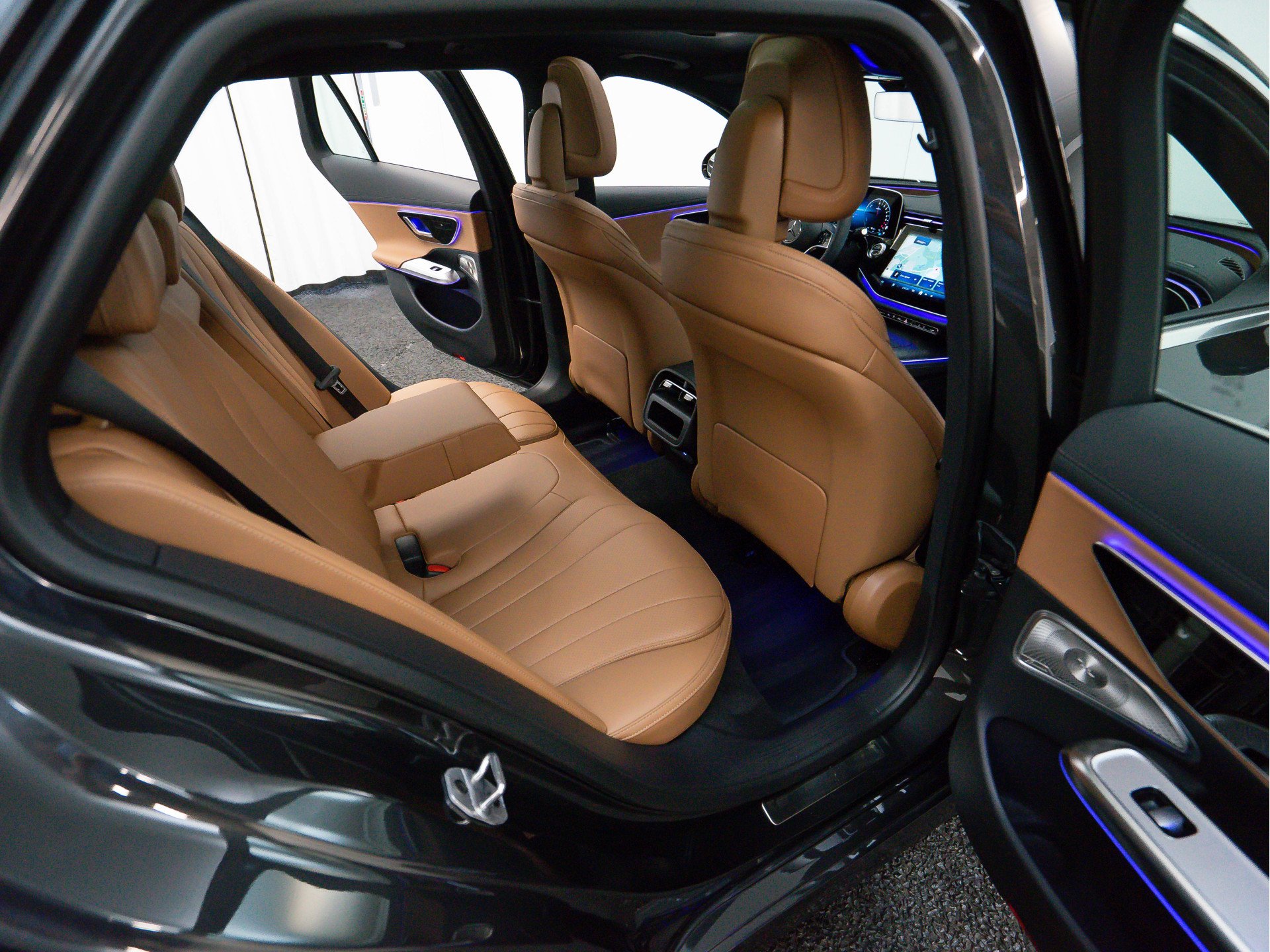 Mercedes-Benz E-Klasse Estate E 300 e Luxury Line | Superscreen | Burmester | Head up | Memory | Trekhaak 48055217-17.jpg | Partner Website