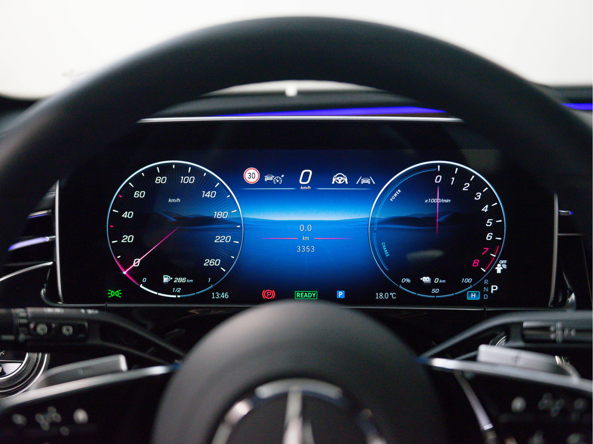 Mercedes-Benz E-Klasse Estate E 300 e Luxury Line | Superscreen | Burmester | Head up | Memory | Trekhaak 48055217-7.jpg | Partner Website