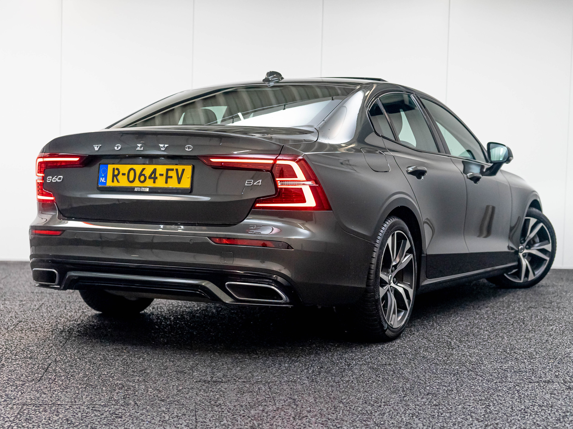 Volvo S60 2.0 B4 Inscription | BTW auto 48690161-1.jpg | Partner Website