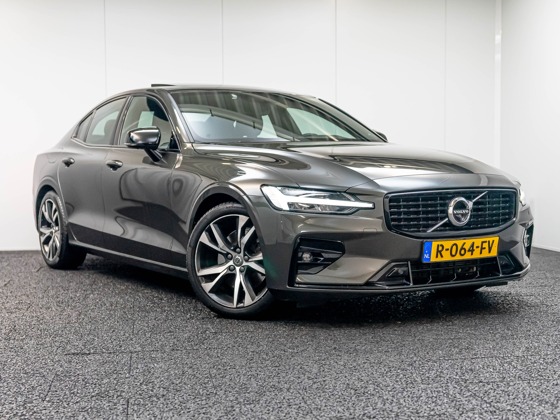 Volvo S60 2.0 B4 Inscription | BTW auto 48690161-3.jpg | Partner Website